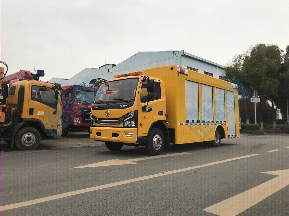 東風(fēng)大多利卡工程救險車2000m3/h