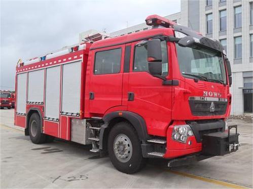 豪沃5噸泡沫消防車